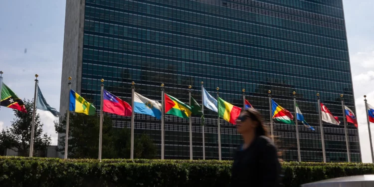 La sede de las Naciones Unidas se encuentra en Manhattan el 9 de septiembre de 2025, en la ciudad de Nueva York. (SPENCER PLATT / GETTY IMAGES NORTH AMERICA / Getty Images vía AFP)
