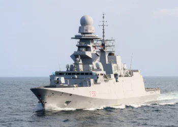 Esta fotografía, sin fecha ni ubicación, difundida por la Armada Italiana, muestra la fragata italiana Virginio Fasan en el mar. (Fotografía / Marina Militare / AFP)