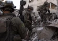 Soldados de las FDI vistos operando en la ciudad de Gaza en una imagen publicada el 24 de septiembre de 2025 (Fuerzas de Defensa de Israel)