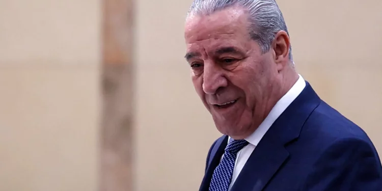 El secretario general del Comité Ejecutivo de la Organización para la Liberación de Palestina, Hussein al-Sheikh, asiste a la 32.ª sesión del Consejo Central de la OLP en Ramallah el 23 de abril de 2025. (Zain Jaafar/AFP)
