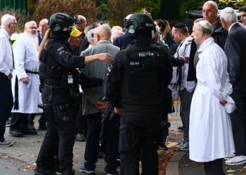 Ataque en sinagoga en Manchester: Cuatro heridos por apuñalamiento y atropello