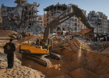 Egipto y Cruz Roja buscan cuerpos de rehenes en zona controlada por Israel