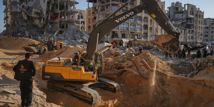 Egipto y Cruz Roja buscan cuerpos de rehenes en zona controlada por Israel