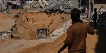 Equipo egipcio entra a Gaza con aval de Netanyahu para buscar cuerpos de rehenes