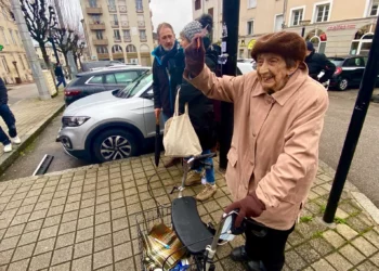 Falleció Camille Senon activista sobreviviente de la masacre nazi de Oradour