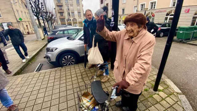 Falleció Camille Senon activista sobreviviente de la masacre nazi de Oradour