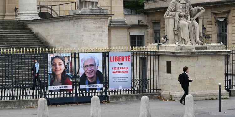 Pareja francesa retenida como prisioneros en Irán está “al límite de sus fuerzas”