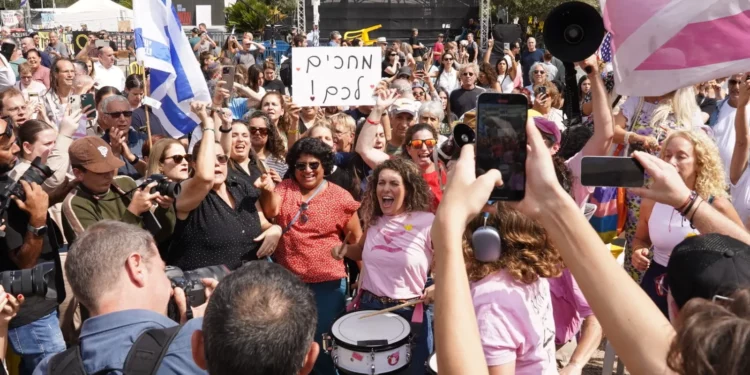Israelíes celebran con cánticos el acuerdo para liberar rehenes