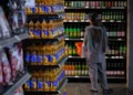 La economía iraní enfrenta hiperinflación y recesión profunda