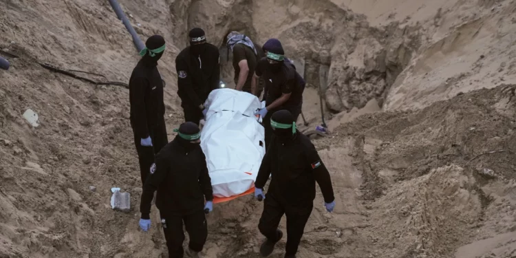 Hamás reanuda búsqueda de rehenes asesinados en zona controlada por FDI