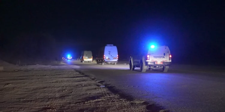 Ataúdes con presuntos cuerpos de rehenes asesinados entran en Israel