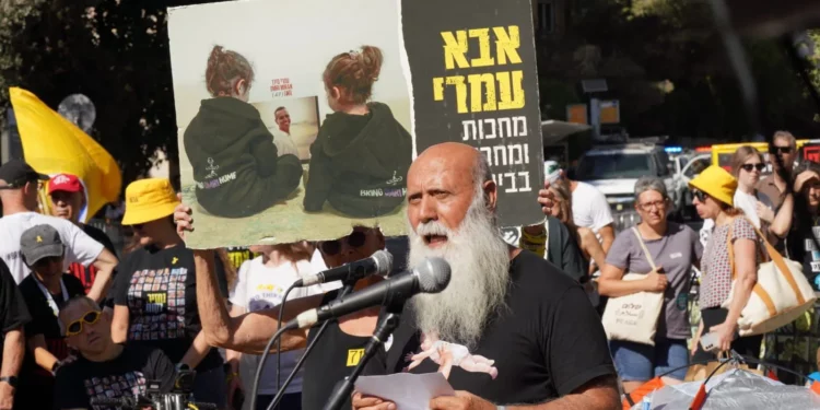 Familia del rehén Omri Miran aún no ha comunicado a sus hijos su esperado regreso