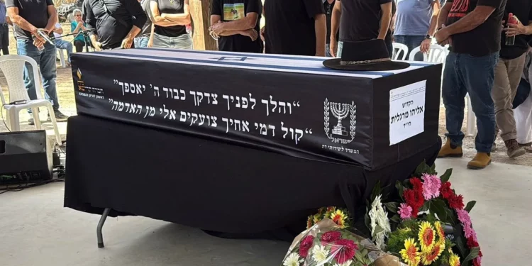 El rehén asesinado Eliyahu Margalit finalmente descansa: mientras Israel entierra a dos soldados