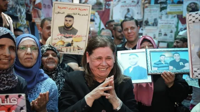 Esposa del terrorista Marwan Barghouti pide a Trump su liberación