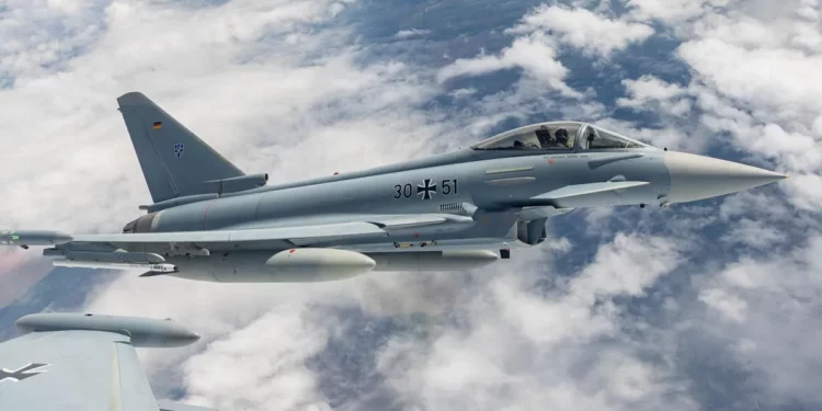 Una formación de vuelo de Eurofighter de la Luftwaffe durante una misión de entrenamiento. (Crédito de la imagen: Fuerza Aérea Alemana)