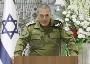 Jefe de las FDI reprende a general por reunión no autorizada con exministro de la Autoridad Palestina