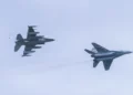 Se enfrentan: MiG-29 desafía a la velocidad del F-16 con resistencia