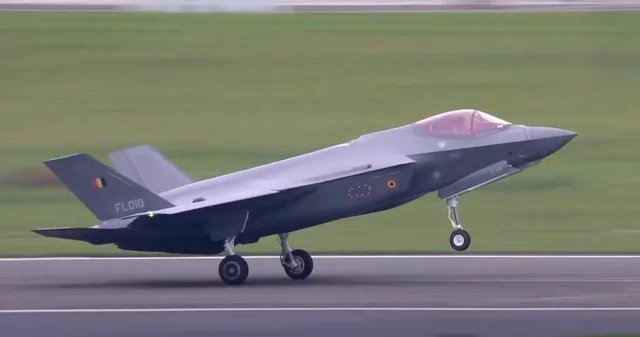 El primer F-35A de Bélgica aterriza en Florennes