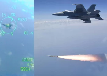 F/A-18E de la Marina de EE. UU. acaba de “derribar” a un F-35B británico