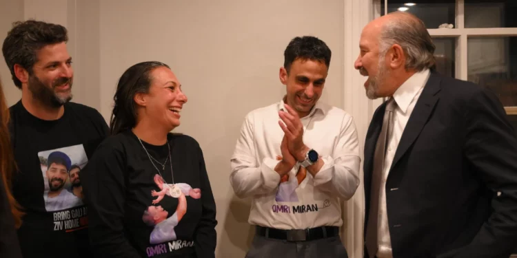 Familias de rehenes piden a Trump una reunión para agradecerle personalmente