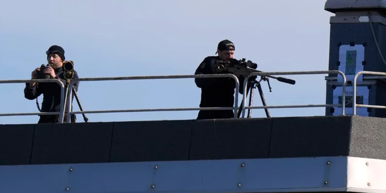 Francotiradores custodian hotel de equipo israelí en Udine antes de partido contra Italia