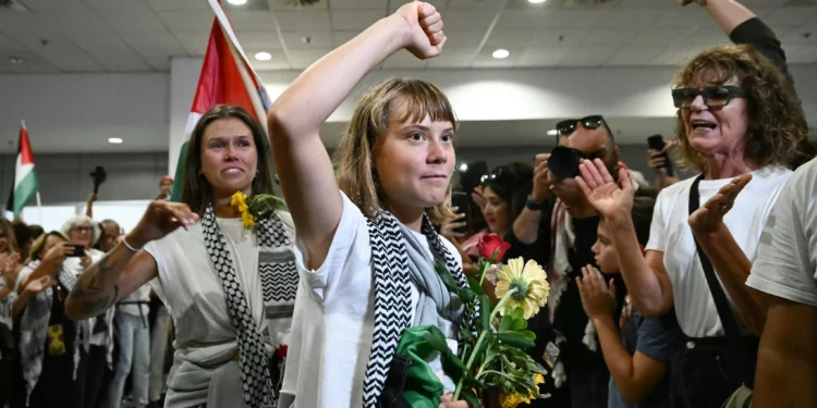 Greta y 160 activistas de la flotilla aterrizan en Grecia tras la deportación de Israel