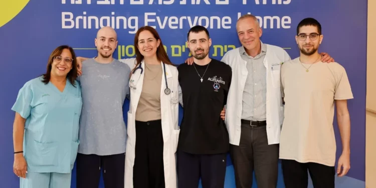 Guy Gilboa-Dalal y Evyatar David y Eitan Mor dados de alta del hospital