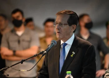 Herzog elogia a Daniel Pérez, un comandante “con compostura y coraje extraordinario”