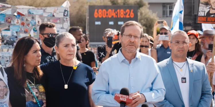 El presidente de Israel dice que “todo el país está con los rehenes"