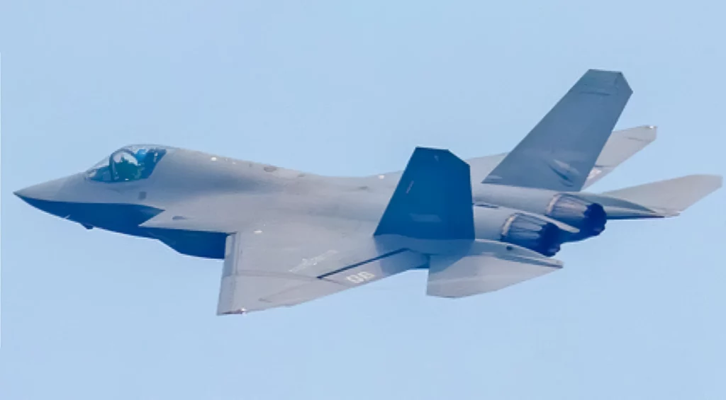 El J-35 de China en “Modo Bestia” puede llevar 12 misiles