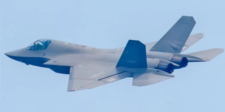 El J-35 de China en “Modo Bestia” puede llevar 12 misiles