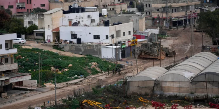 Dos soldados de las FDI heridos por bomba en Judea y Samaria