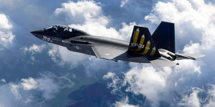 KF-21 surcoreano impresiona a Filipinas en ADEX 2025