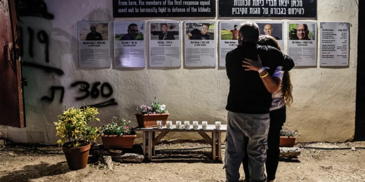 El kibutz Kfar Aza aún no puede cerrar el ciclo a dos años del ataque