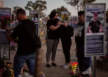 Familiares de víctimas conmemoran masacre en festival Supernova