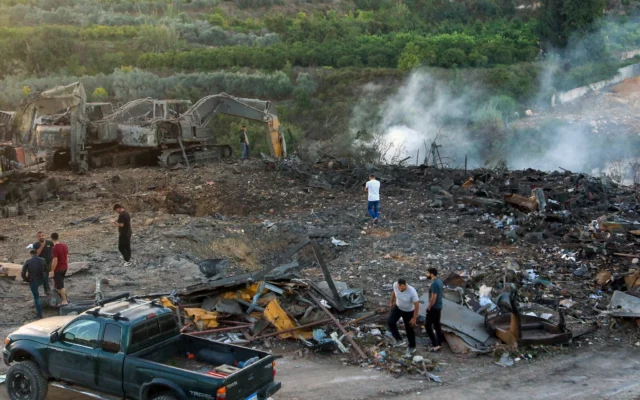 Fuerza Aérea israelí destruye cientos de vehículos de construcción de Hezbolá