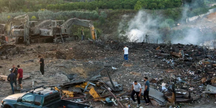 Fuerza Aérea israelí destruye cientos de vehículos de construcción de Hezbolá