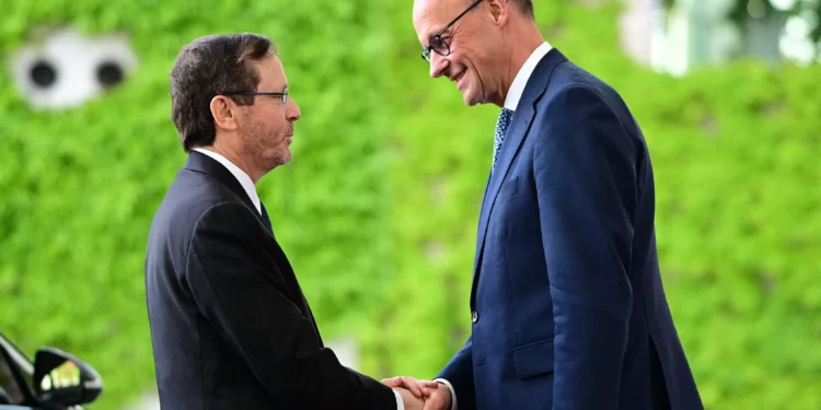 Merz ofrece sus condolencias a Herzog antes del aniversario del 7 de octubre