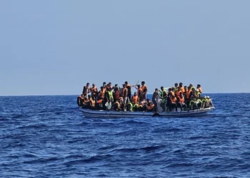 Al menos 14 muertos tras hundirse un barco de migrantes en el oeste de Turquía