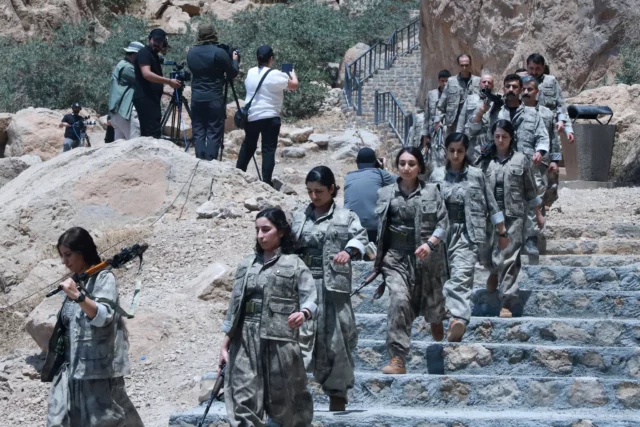 El PKK kurdo comienza a retirar fuerzas de Turquía al norte de Irak