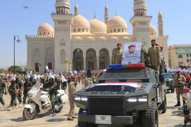 12 empleados de la ONU salieron de Yemen tras ser detenidos por los hutíes.