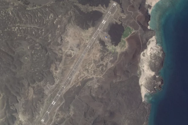 Misteriosa pista de aterrizaje construida en una isla yemení: probablemente por fuerzas anti-hutíes