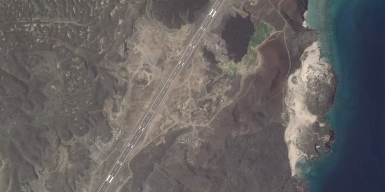Misteriosa pista de aterrizaje construida en una isla yemení: probablemente por fuerzas anti-hutíes