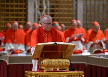El principal cardenal del Vaticano dice que Israel está llevando a cabo una “masacre” en Gaza