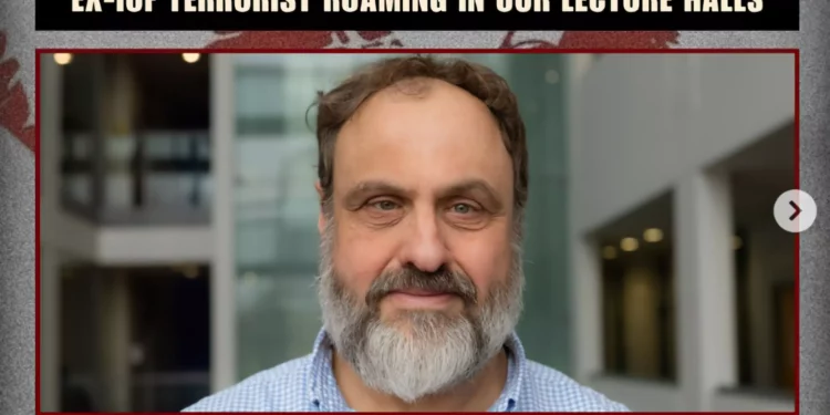 Estudiantes con keffiyeh amenazaron con decapitar a profesor israelí en Londres