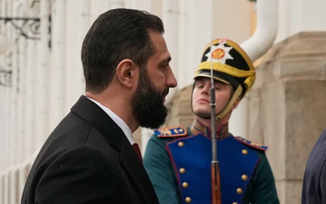 Putin felicita a Sharaa por las elecciones legislativas de Siria durante su reunión en Moscú