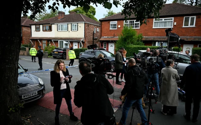 Policía británica identifica a perpetrador de ataque mortal en sinagoga de Manchester