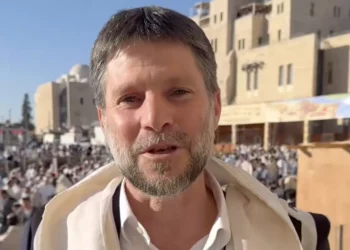 Smotrich celebra en el Kotel liberación de los rehenes