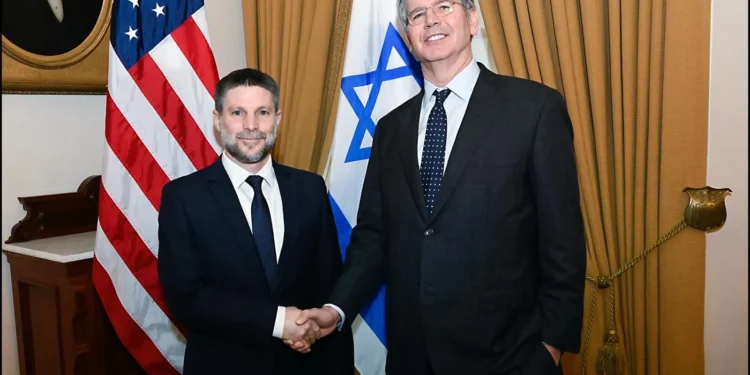 Jefe del Tesoro de EE. UU. insta a Smotrich a “abrazar plenamente” el plan de Trump para Gaza