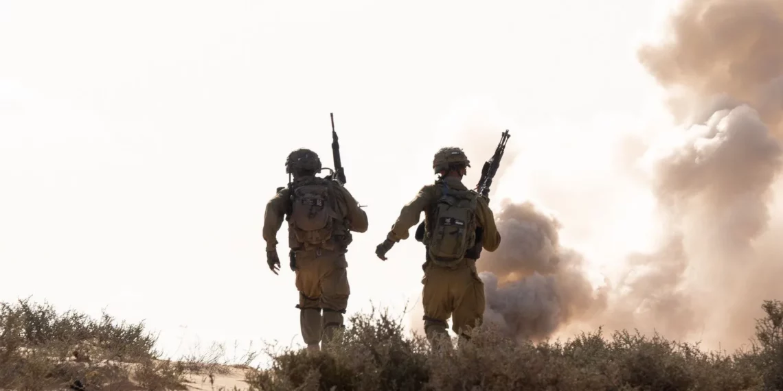 Un tanque de las FDI operando en Gaza en una foto sin fecha publicada el 24 de octubre de 2025. (Fuerzas de Defensa de Israel)